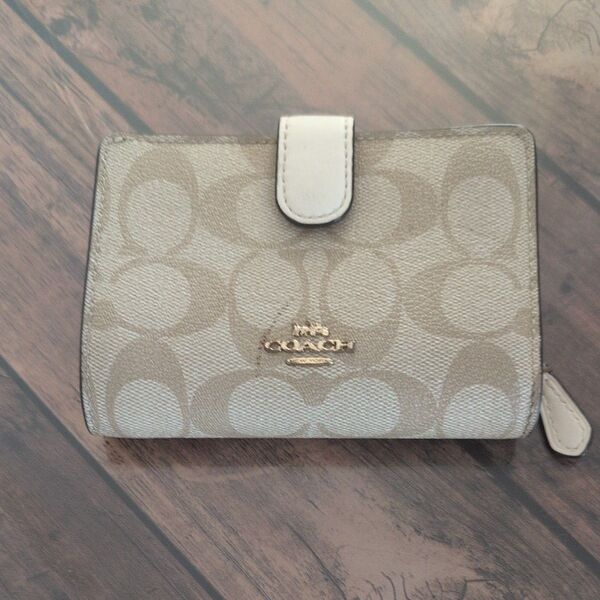 COACH 二つ折り財布 ベージュ シグネチャー