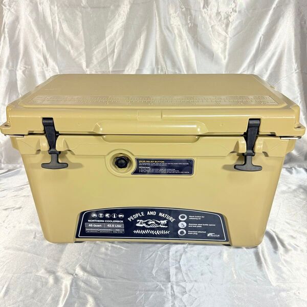美品 FIELDOOR クーラーボックス 42.5L 45QT ノーザンクーラー カラー:サンド
