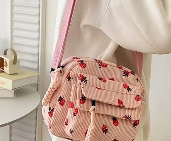 ◆ショルダーバッグ いちご *可愛い ピンク