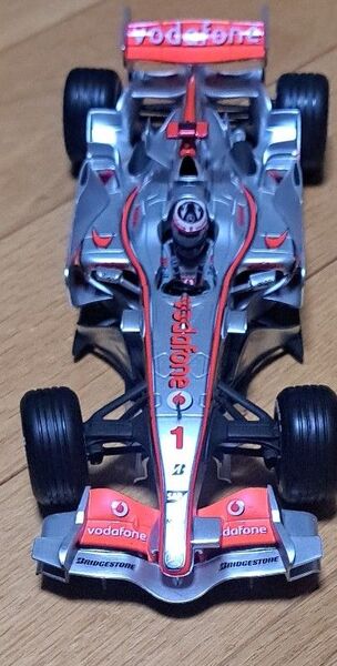 マクラーレン メルセデス MP4-22 Vodafone #1 F1ミニカー 1/18