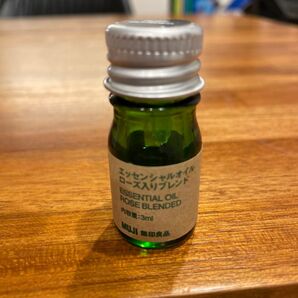 無印 エッセンシャルオイル ローズ入りブレンド 3ml