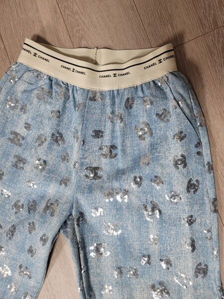 CHANEL シャネル デニムパンツ スパンコールロゴ