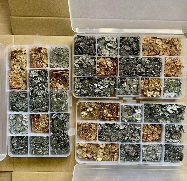 【訳アリ】チャーム 3ケースセット ケース付き 約1.8kg 大容量 まとめ売り レジン封入 ハンドメイド ジャンクアクセサリー