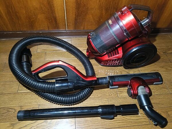 YAMADA サイクロン式クリーナー掃除機 ゴミ捨てワンタッチ YC-C90H1