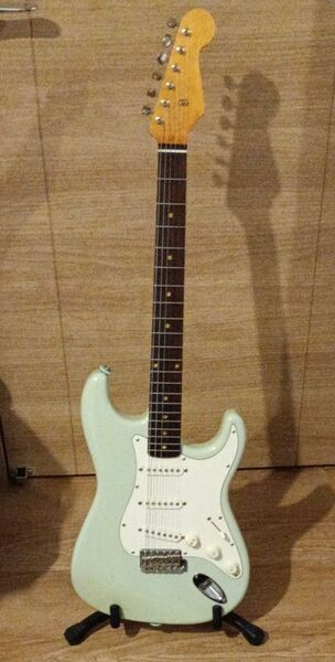 Fenderヘッド ストラトキャスタータイプ ネックラッカーフィニッシュ エイジド加工