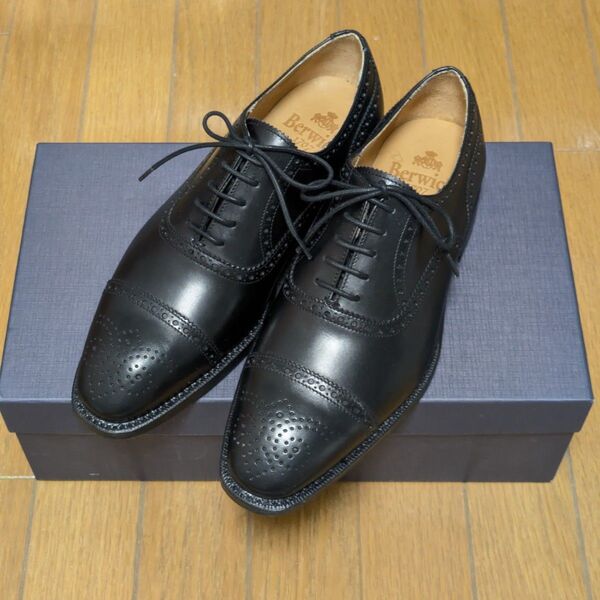 未使用品 Berwick セミブローグ 5.5 ブラック 24.5cm 5231 スペイン製 HO915 バーウィック 黒 メンズ