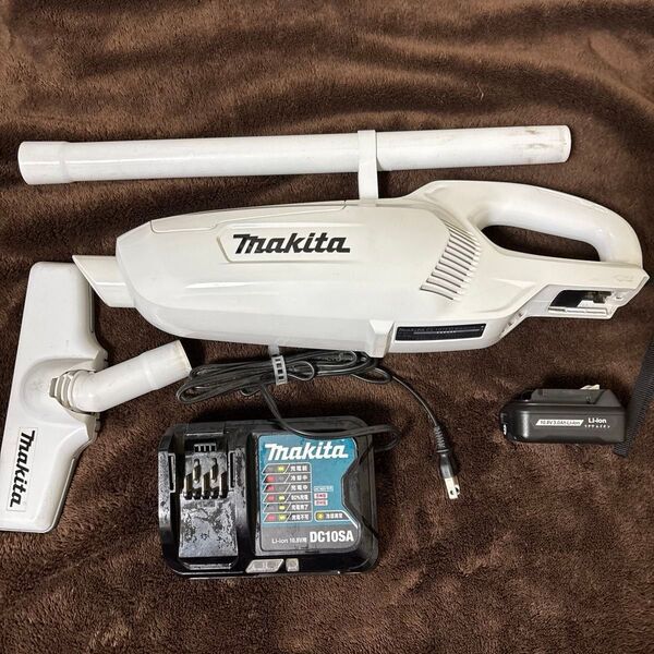 マキタ コードレス掃除機 CL107FD バッテリー充電器付き