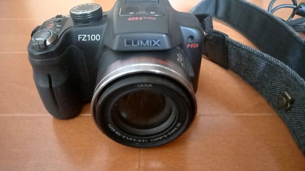 Panasonic デジタルカメラ LUMIX FZ100 ブラック