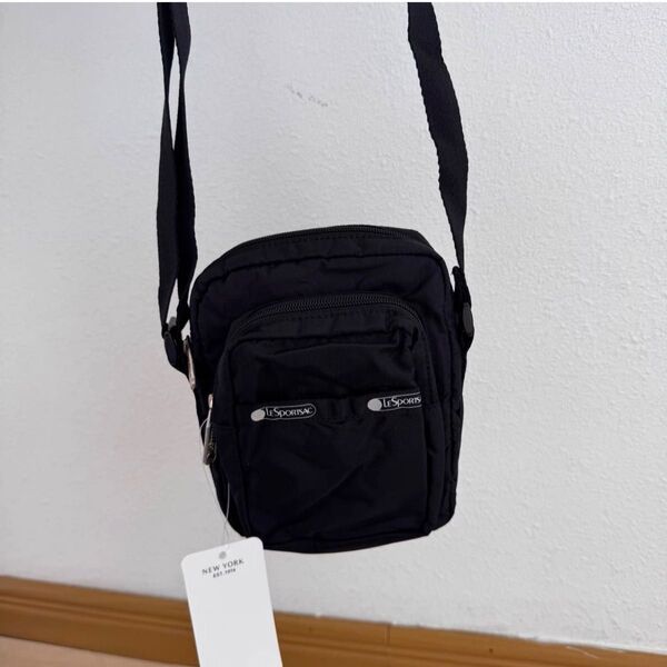 【新品タグ付き】LeSportsac レスポートサック ミニショルダーバッグ スマホショルダー 黒 ブラック