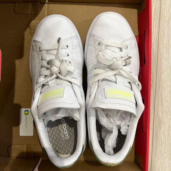 adidas アドバンコート ホワイト スニーカー 22.0