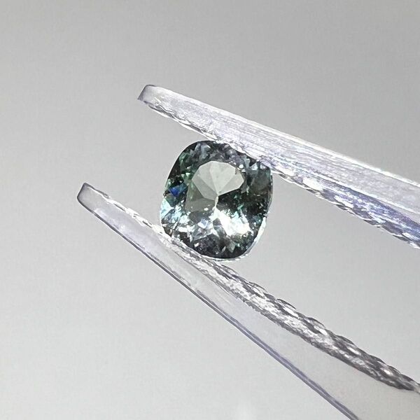 【宝石・天然石ルース】きらきらアクアブルーのコーネルピン 0.25ct【ソーティング付き】