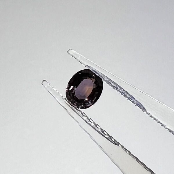 【天然石ルース】バイカラーサファイア 0.65ct【カラーチェンジサファイア】