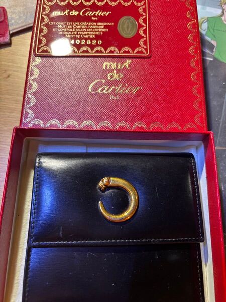 Cartier 三つ折り財布 黒 ゴールドリング 財布 ロゴ付き パンテール カルティエ 三つ折り財布 ウォレット レザー