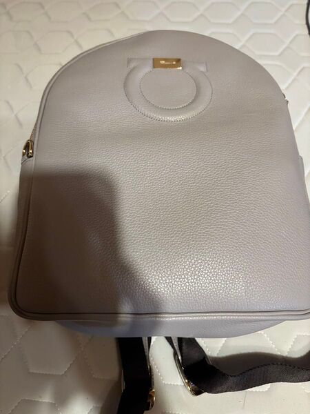 Salvatore Ferragamo リュック レディース グレー ガンチーニ バッグ レザー