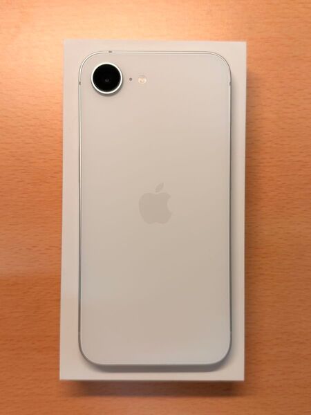 iPhone16e 256GB バッテリー100%!!