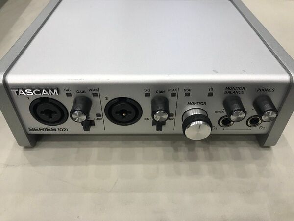 TASCAM SERIES 102i オーディオインターフェイス