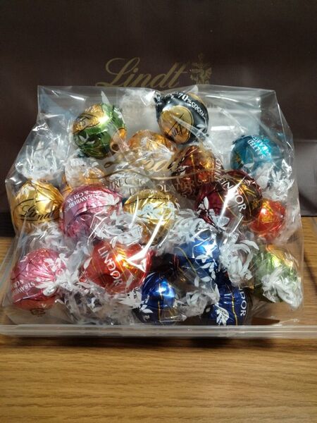 Lindt リンドール 10種類23個 クリアランスバッグS3