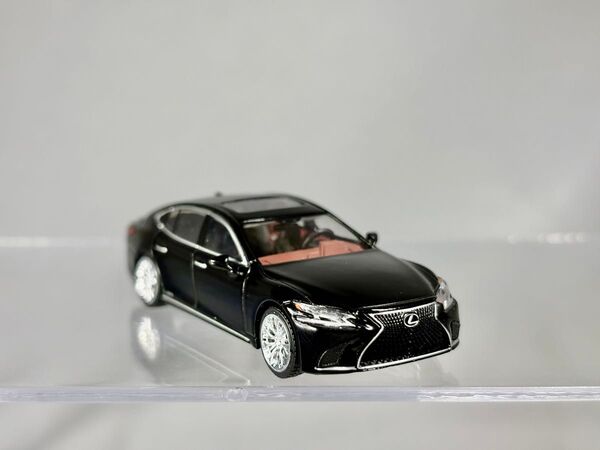 1/64 レクサス LEXUS LS 500Hミニカー レッド 日本未発売 新品
