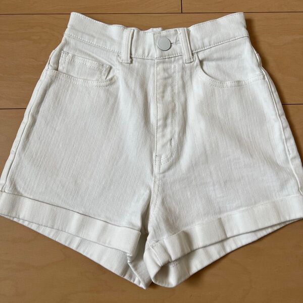 EMODA デニムホワイトショートパンツ
