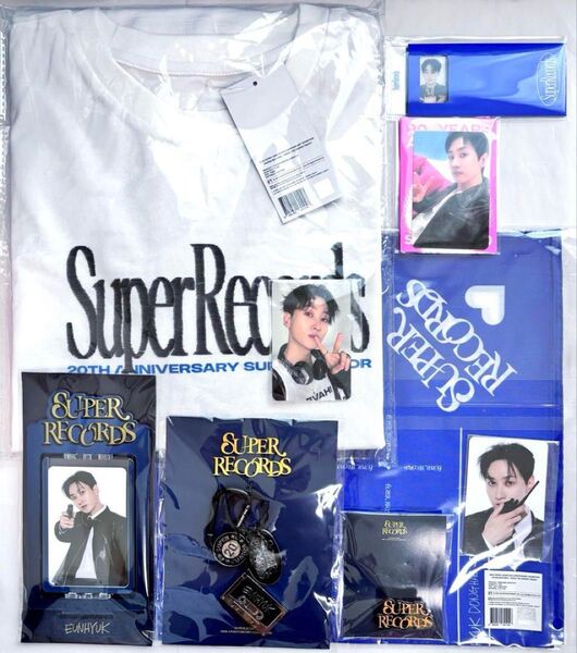 【新品未開封】SUPER JUNIOR 20周年展示会 ウニョク セット + SMTOWN LIVE トレカ