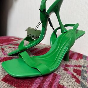 ZARA スクエアトゥアンクルストラップヒールサンダル グリーン 37 未使用