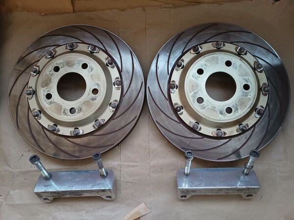 332φブレンボキャリパー F40 F50 Brembo キャリパーブラケット VW 5BW パサート ゴルフ シロッコ GTi