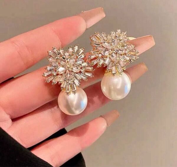パールピアス、フラワーピアス、結婚式、二次会、パーティー、発表会、舞台、フォーマル、普段使い、ギフト、華やか、上品、大粒パール