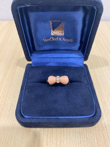 GW限定セール中ヴァンクリーフ&アーペル ヌーパピヨンリング リボン サンゴ ダイヤ リング 18KT