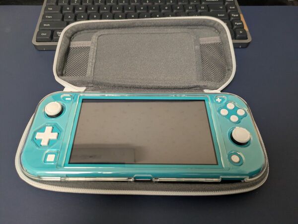 Nintendo Switch Lite 純正品ケース、任天堂ライセンスカバー、未使用保護フィルム付き (※ACアダプタなし)