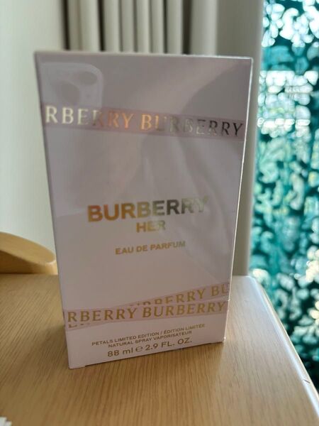 BURBERRY HER バーバリー ハー オードパルファム ペタルズ リミテッド エディション 88ml 新品未使用
