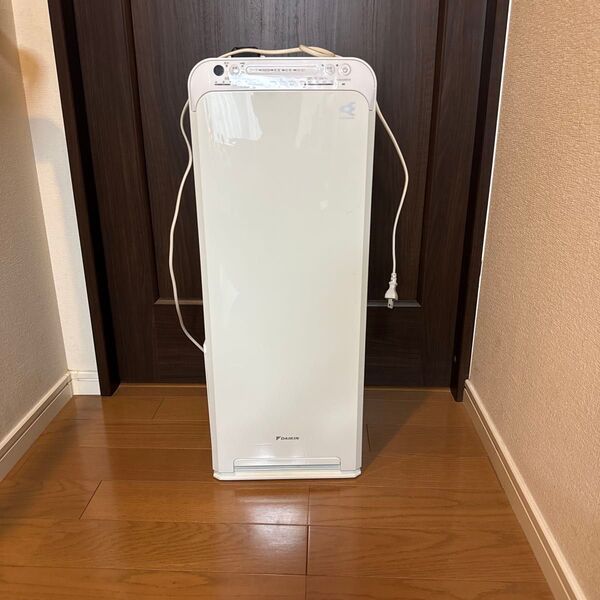 購入前は必ず、コメント下さい。 DAIKIN ダイキン 空気清浄機 MCK55TJ-W PM2.5対応加湿空気清浄機