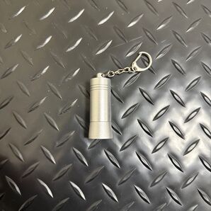 防犯タグ 携帯型解除機 セキュリティタグ 万引き防止タグ 商品管理システム ディタッチャー