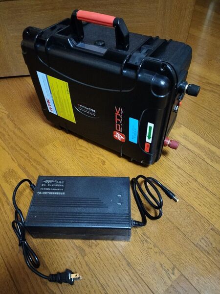 【24V 120Ah】 リチウムイオンバッテリー 電圧計・残量計 USBポート 10A充電器 GTK製