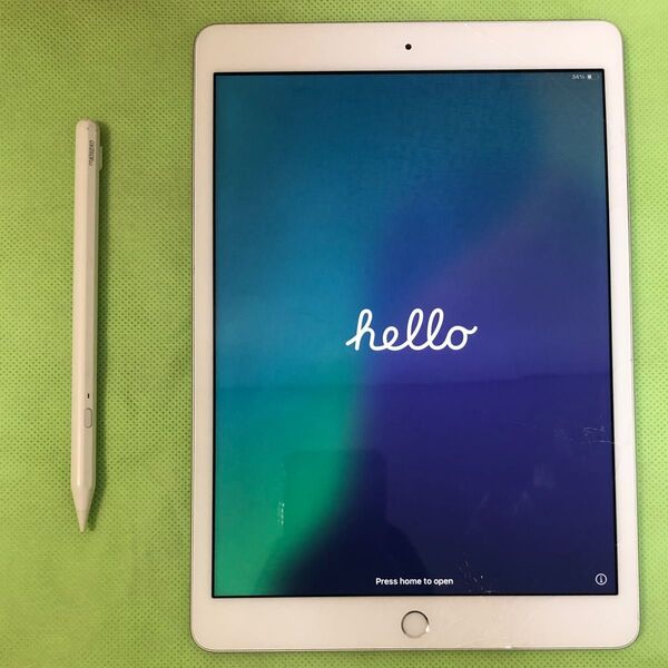 iPad第7世代 シルバー wifiモデル