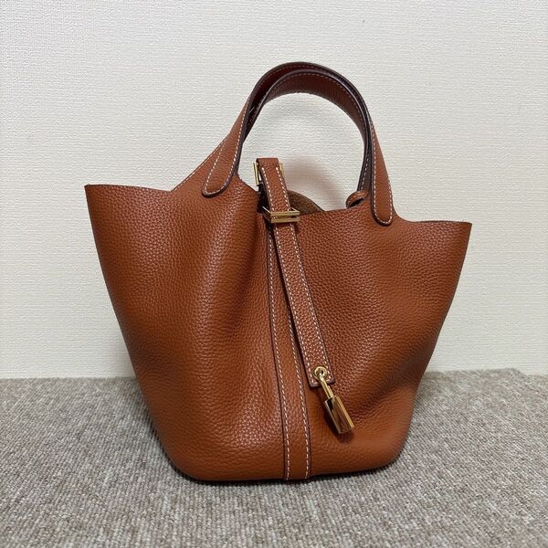 キューブ バック Sサイズ ハンドバッグ 本革 牛革 ゴールド 金具