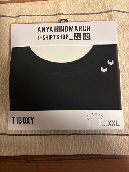 ユニクロ アニヤ・ハインドマーチ コラボTシャツ レディースXXL ブラック 未使用