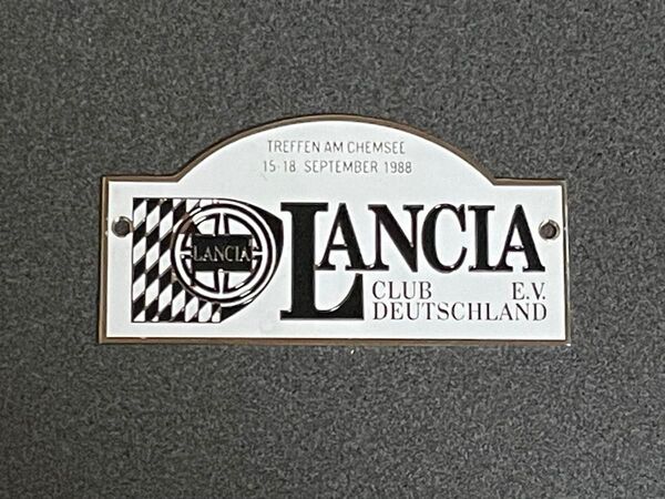 ランチア クラブ ドイツ 1988 記念 グリルバッジ カーバッジ 希少