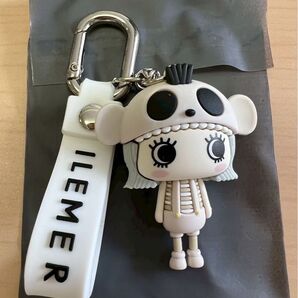 超フォロー割【新品未使用】イルメールハッピーチャーム キーホルダー ホワイト
