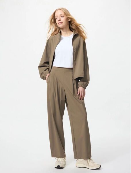 ウルトラストレッチアクティブワイドパンツ カラー: 33 KHAKI