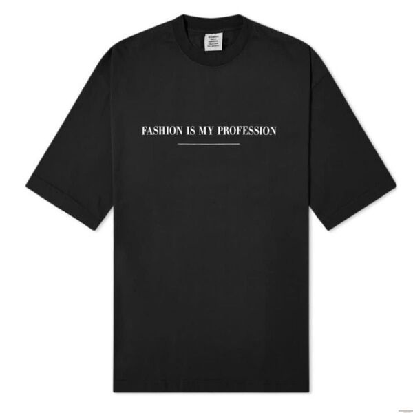 VETEMENTS ヴェトモン fashion is my professionロゴプリント Tシャツ ブラック L