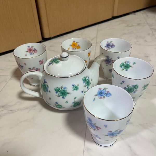 ティーポット&カップ 5客セット 小花柄