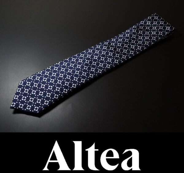 9682◆altea アルテア◆ネクタイ定価16,500円◆剣先幅7.5㎝◆ネイビー~プリント柄◆シルク100%◆イタリア製◆新品
