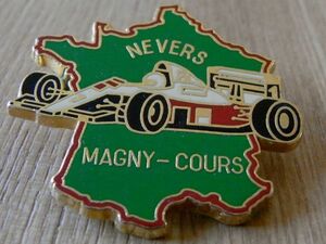  old pin badge : F1 car racing car C pin z#S