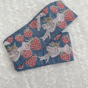 いちごとリボン柄刺繍リボン(デニム) 1mカット済み