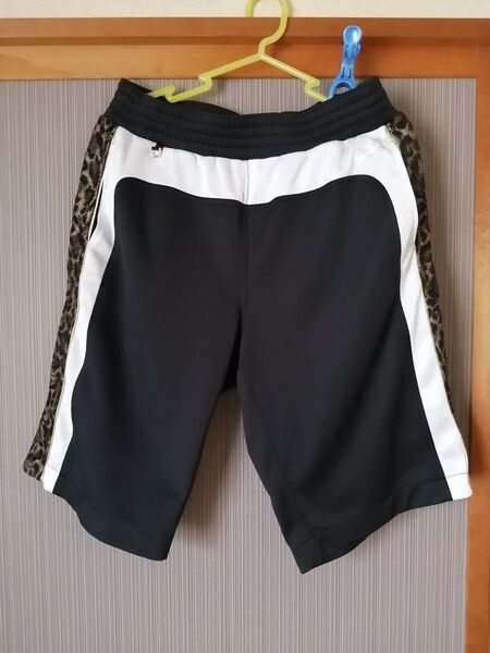 Roen 黒 ヒョウ柄 サイドストライプ ショートパンツ