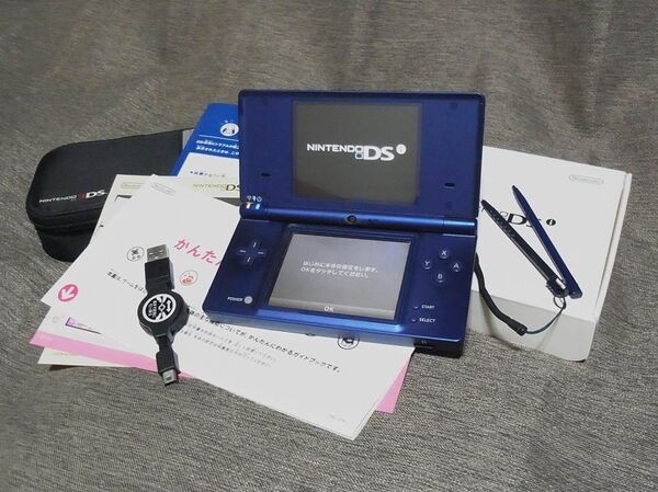 ニンテンドーDSiメタリックブルー箱付き中古品