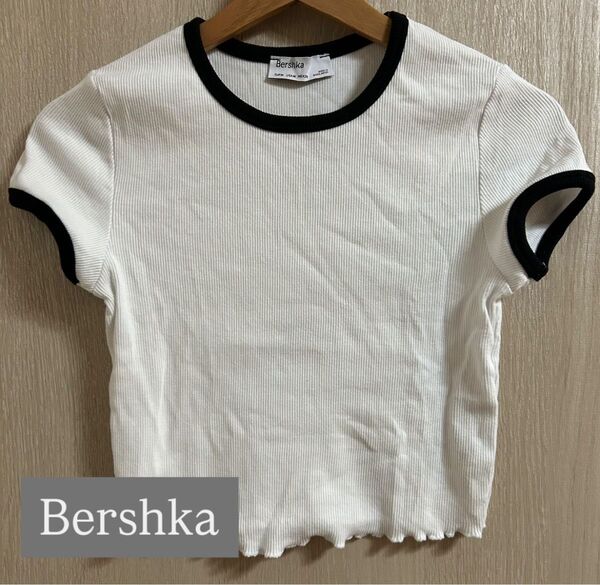 Bershka リブTシャツ ホワイト Sサイズ チビT かわいい おしゃれ