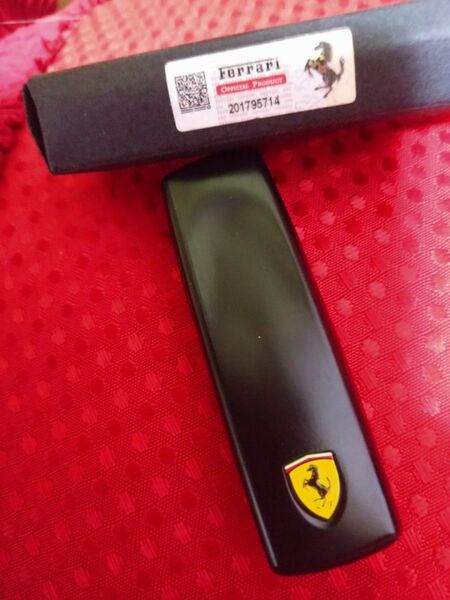 Ferrari フェラーリ USB 充電式 電子 ライター 非売品 未使用 非売品 シリアルナンバー 希少 レア コレクション 黒