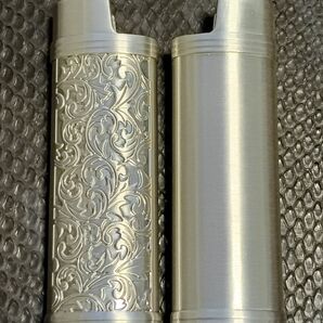 ライター付 ライター ケース カバー ホルダー 金属 彫刻 ヴィンテージ レトロ 使い捨てライターが高級感◎&素敵ライターに変身♪