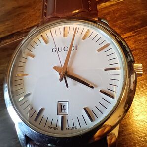 美品 GUCCI グッチ 5600M 腕時計 メンズ 男性用 ベルト新品 白文字盤 可動品 スイス製